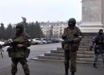 Въоръжени униформени блокираха центъра на Луганск (видео)