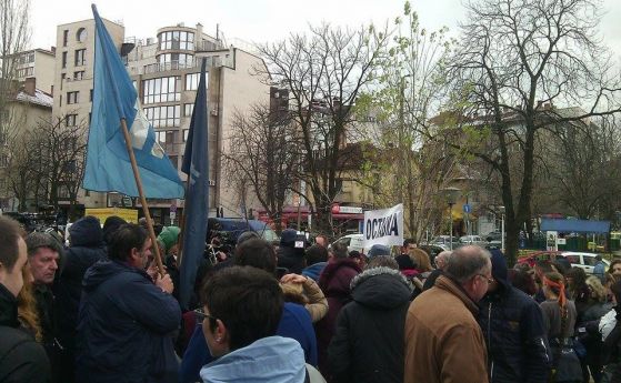 Медици от болница Пирогов излязоха за втори ден на протест