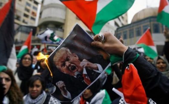 Четвърти ден на гнева заради Йерусалим: Насилие, сълзотворен газ и водни оръдия в Бейрут