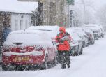 Хиляди все още без ток във Франция, десетки отменени полети в Лондон заради снега