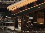 Влак падна върху магистрала в щата Вашингтон, има жертви
