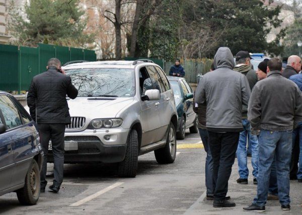 Продължава разследването на показната стрелба в София, при която тежко