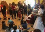 Дядо Коледа зарадва с подаръци децата, настанени в приемни семейства на фондация „За Нашите Деца“