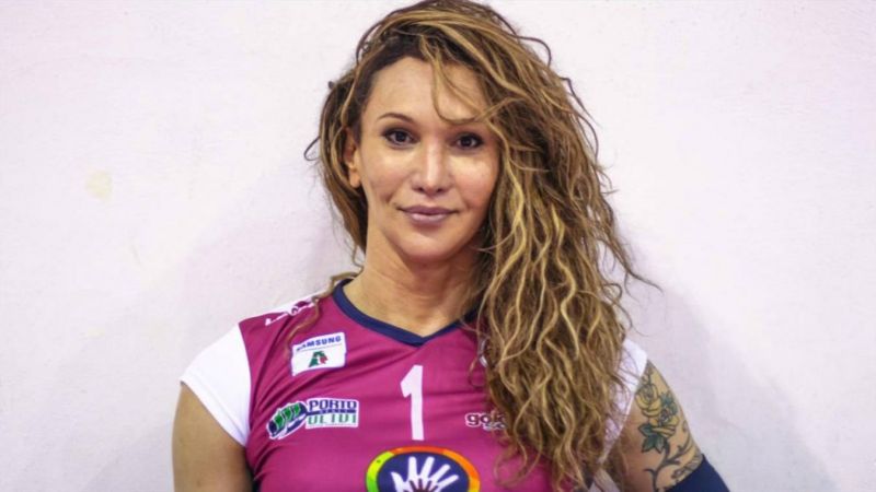 Трансексуален волейболист дебютира в женското първенство на Бразилия. 33-годишната Тифани