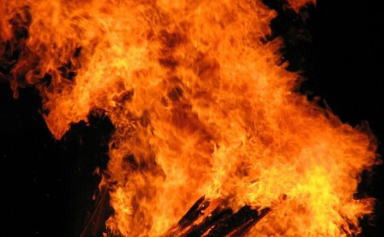 Пожар в жилищен блок на бул Чаталджа във Варна отне