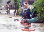 Свлачища и тропическа буря отнеха живота на 90 души във Филипините
