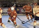 Путин поигра хокей на Червения площад