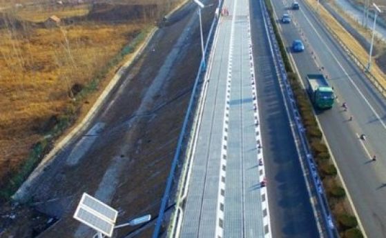 Китай създаде магистрала, която произвежда ток и топи снега през зимата