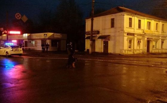 Заложническа криза: Мъж, опасан с експлозиви, се барикадира в поща в Харков