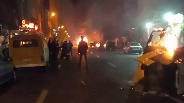 Иранската държавна телевизия съобщи, че силите за сигурност са отблъснали