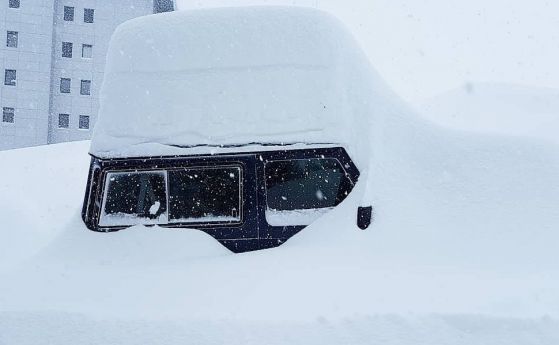 Бурята Елинор взе 3 жертви във Франция. 10 хил. туристи блокирани от снега в Италия