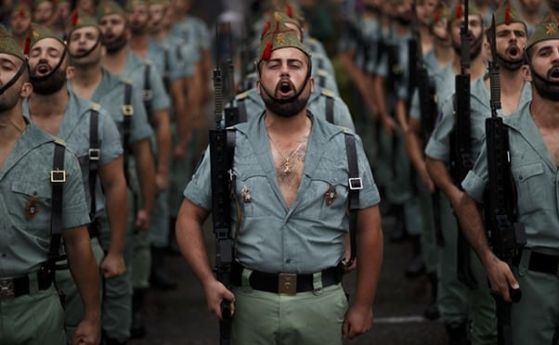 Испанската армия постави служителите на едно от най елитните си звена