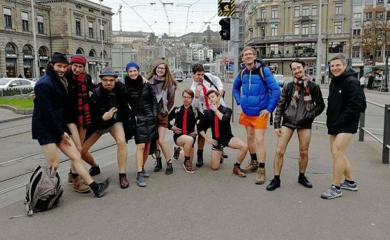 За поредна година ентусиасти бродиха без панталони в метрото
