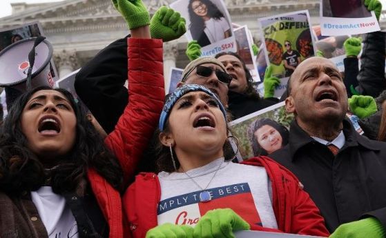 САЩ дадоха на салвадорците 18 месеца да получат статут или да си отидат