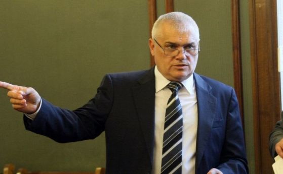 ДБГ поиска оставката на МВР министъра Валентин Радев