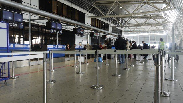Сигнал за бомба евакуира Терминал 2 на Летище София, съобщава