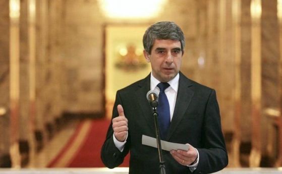 Според Плевнелиев протестите показвали, че още имаме робска психика