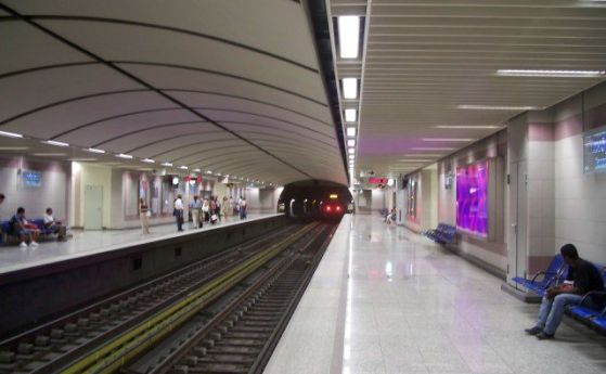 Стачка блокира транспорта в Гърция Спряно е метрото в Атина