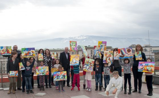 Деца на служители от Сметната палата нарисуваха Цветовете на България