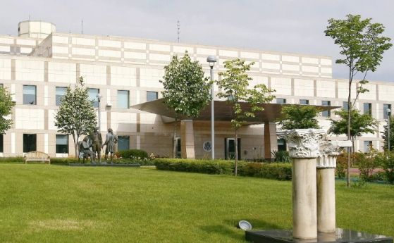 Посолството на САЩ в България съобщи че спира да обновява