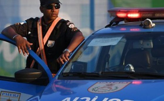 Най малко 14 души са загинали при стрелба в нощен