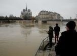 Сена преля в Париж, Лувърът е готов за евакуация
