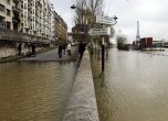 Нивото на Сена в Париж остава критично