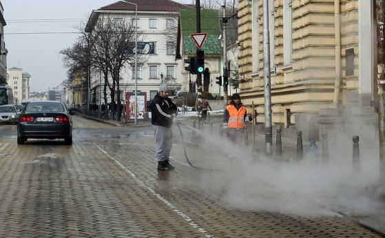 Мият столични улици извънредно заради мръсния въздух