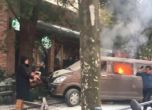 Ван се вряза в пешеходци в Шанхай и избухна в пламъци. 18 души са ранени
