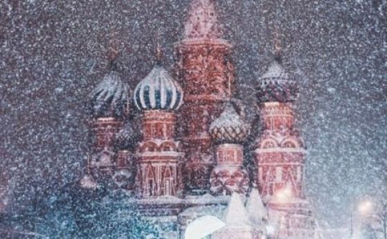 За ден в Москва наваля толкова сняг, колкото нормално пада за половин месец