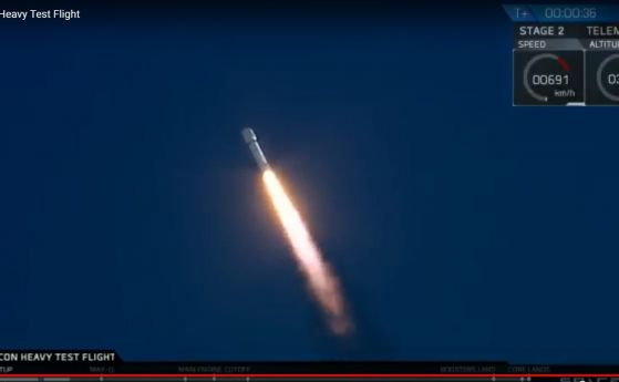 Исторически успех за SpaceX: Една кола в космоса и повторно използвани ракети (видео)