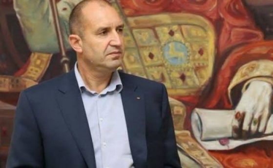 Изключително съм поласкан че премиерът следи с такова огромно внимание