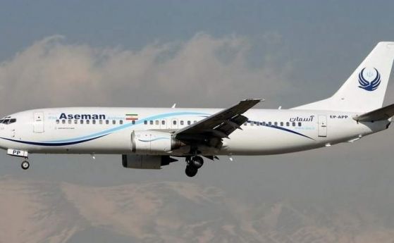 Пътнически самолет с 66 души на борда се е разбил