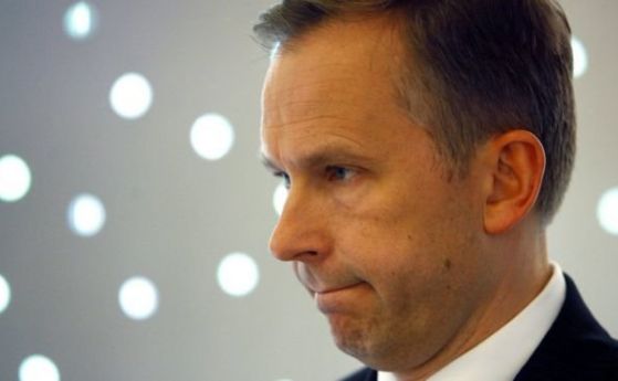 Централният банкер на Латвия, разследван за искане на €100 хил. подкуп, излезе от ареста