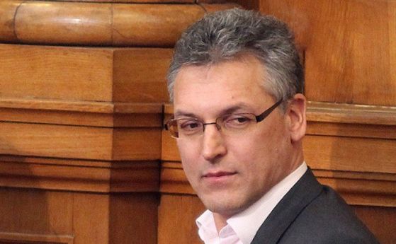 Депутатите решават дали свалят Жаблянов от зам.-председателския му пост в парламента