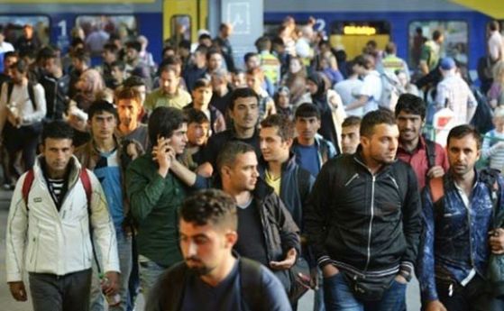 Френското правителство предложи по-строги правила за мигрантите