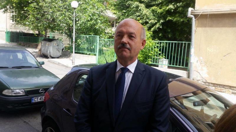 Председателят на БСП Корнелия Нинова заяви среща с посланика на