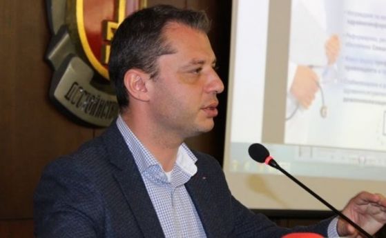 Атака иска оставката на Делян Добрев като председател на енергийната