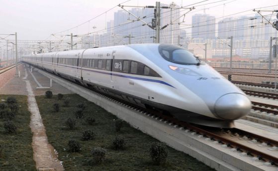 Китай извърши успешно изпитание на високоскоростен влак  
Влакът Фусин е