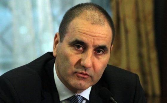 Зам председателят на ГЕРБ Цветан Цветанов нападна държавния глава Румен Радев