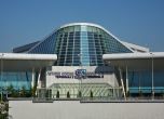 Полицаи на летище София пуснали чужденци без проверка