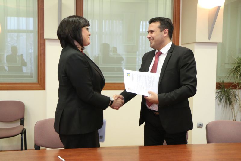 Лидерът на БСП Корнелия Нинова обсъди с македонския премиер Зоран