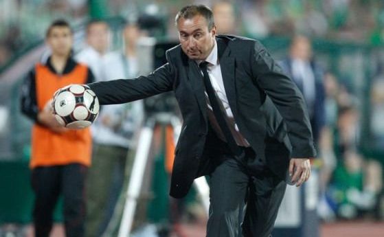 Бившият треньор на Левски Станимир Стоилов направи впечатляващ дебют начело