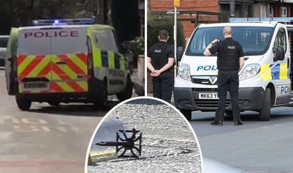Въоръжен с меч мъж нападна и рани тежко британски полицай