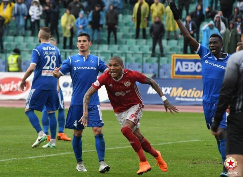 Голмайсторът на ЦСКА Фернандо Каранга е със спрени права от