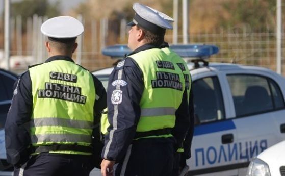 Мъж и жена са нападнали полицаи в Нова Загора след