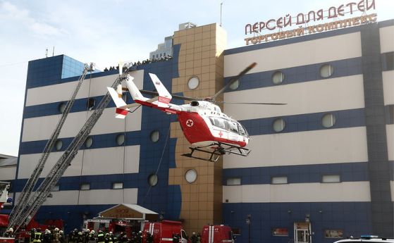 Един човек почина при пожар в търговски център в Москва  