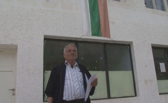 Кметският наместник на родопското село Лъкавица Трайчо Мешев е уволнен