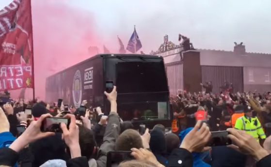 Ливърпул се извини за нанесените щети по автобуса на Сити (видео)