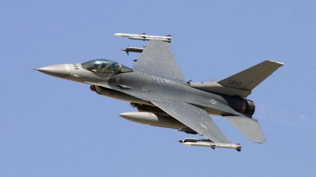 Гръцки изтребител Ф-16 прихвана турски военен дрон, който нарушил гръцкото